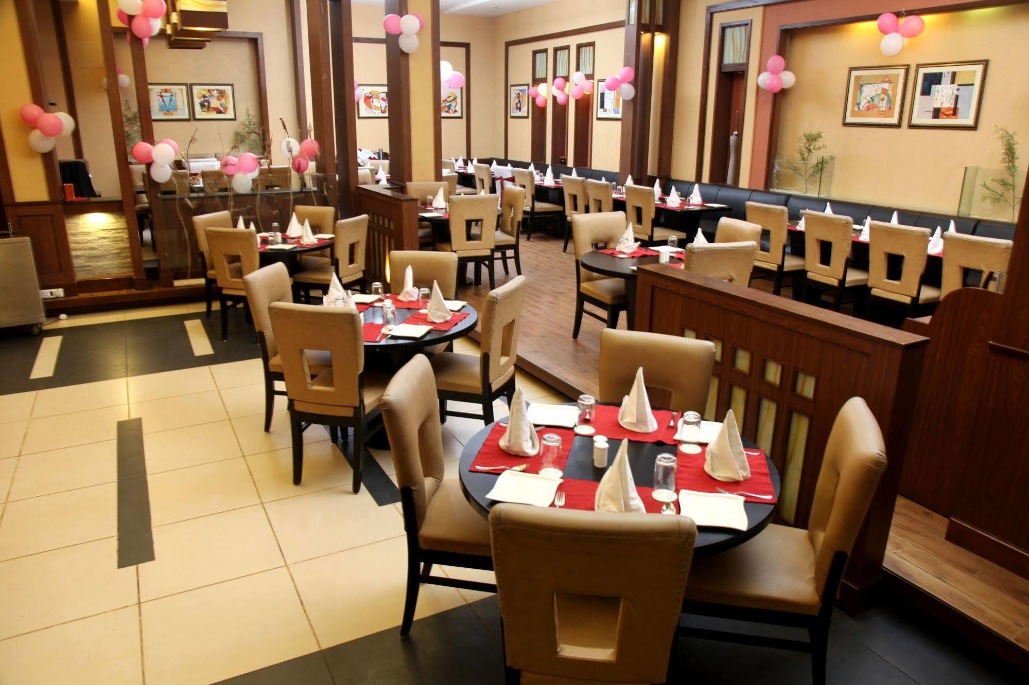 帕尔高地酒店 布巴内什瓦尔 外观 照片